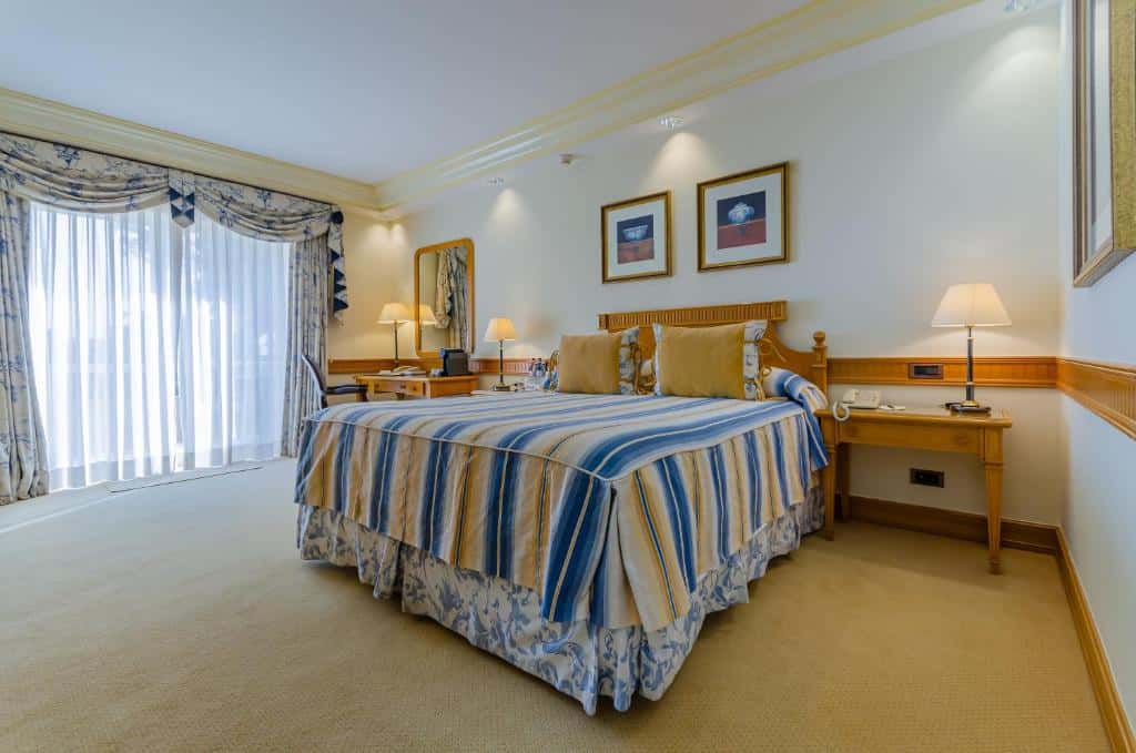 Kamer met Uitzicht op Zwembad of Tuin